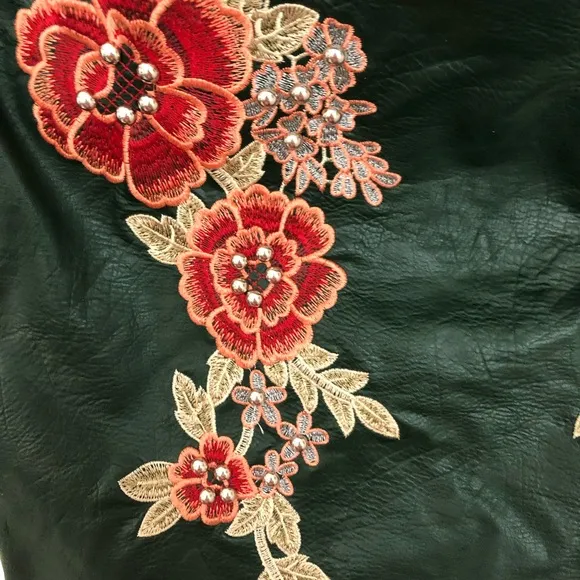 Romeo Juliet Couture Green Pleather Floral Skirt M
