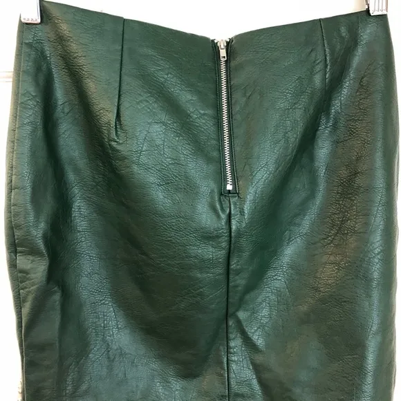 Romeo Juliet Couture Green Pleather Floral Skirt M