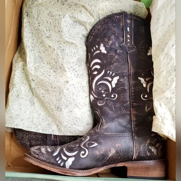 Roper women's distressed brown square toe boots/silver inlays Size 6