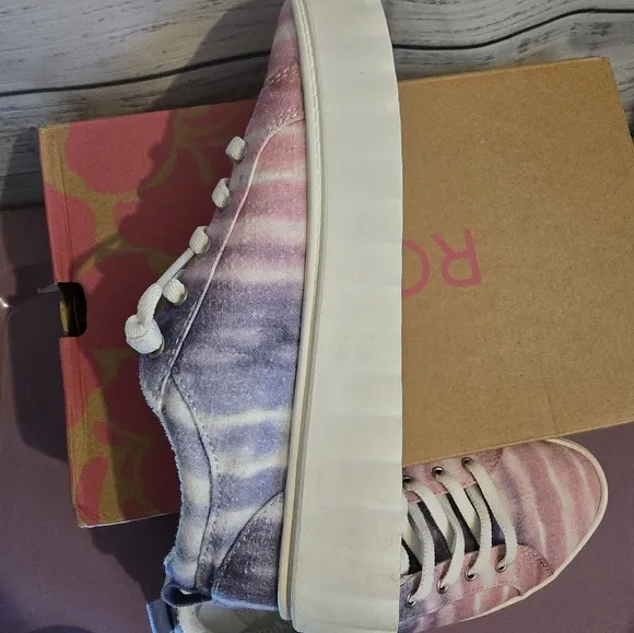 Roxy tie-dye purple and pick platform slip on sneakers new womans size 7