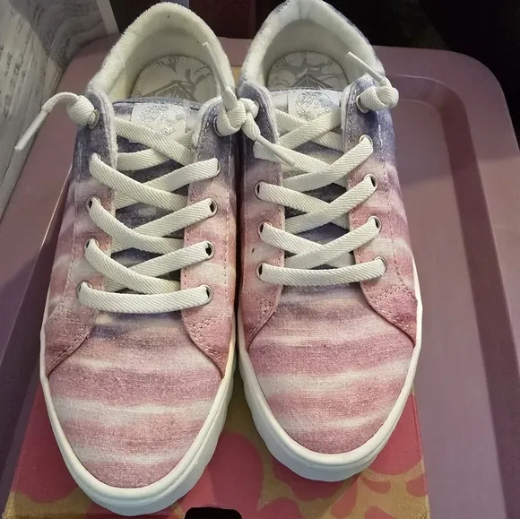 Roxy tie-dye purple and pick platform slip on sneakers new womans size 7