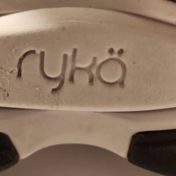 Ryka Nova Women's Gray Suede Walking Shoes Size 5