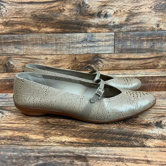 Salvatore Ferragamo Audrey Shoes Women's 9 Tan Reptile Print Mary Jane Ballet