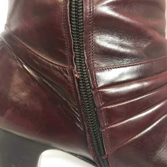Salvatore Ferragamo leather boots 6.5