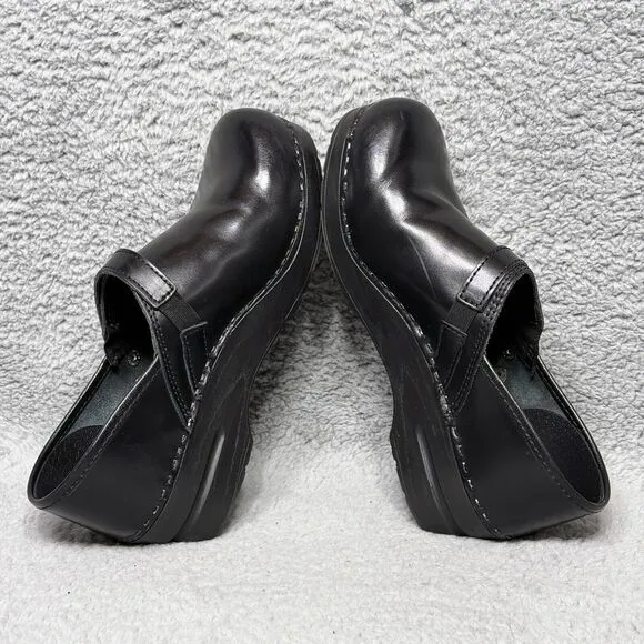 Sanita Cori Womens Size 38 US 7 Slip On Clogs Shoes Black Leather Snap Strap