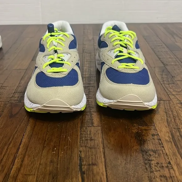 Saucony aya Sneakers nwt taupe blue neon yellow laces with bungee Boys 5 Youth