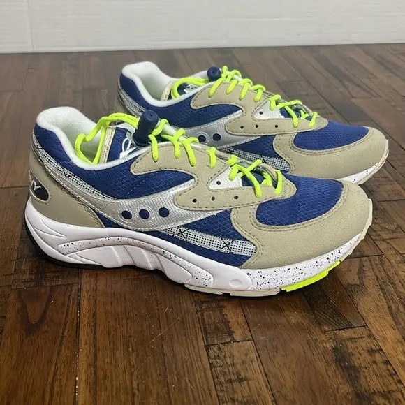 Saucony aya Sneakers nwt taupe blue neon yellow laces with bungee Boys 5 Youth
