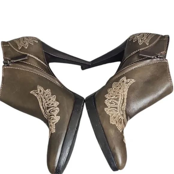 Sergio Rossi Embroidered Leather‎ Ankle Boots Western-Inspired High Heels 5.5