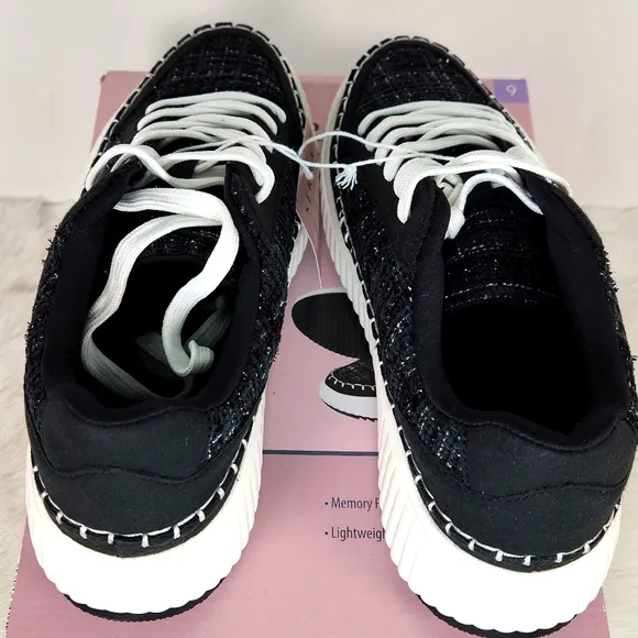 Serra Ladies Platform Sneakers, Size 9, NWT in Original Retail box