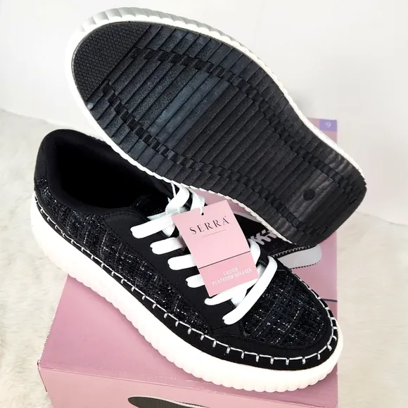 Serra Ladies Platform Sneakers, Size 9, NWT in Original Retail box