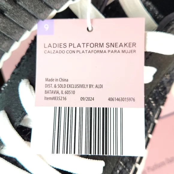 Serra Ladies Platform Sneakers, Size 9, NWT in Original Retail box