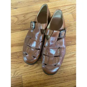 Size 10M mens Johnston &amp; Murphy brown leather fisherman shoes T strap sandals
