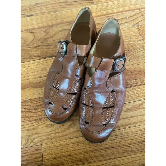 Size 10M mens Johnston &amp; Murphy brown leather fisherman shoes T strap sandals