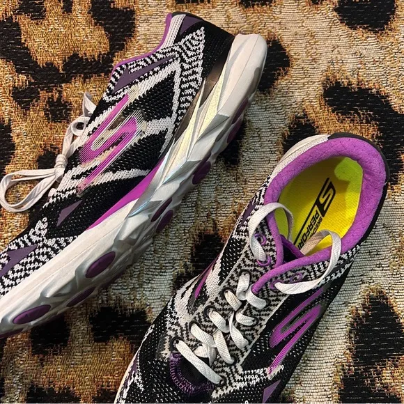 Skechers GoMeb Speed 3 Running Shoes