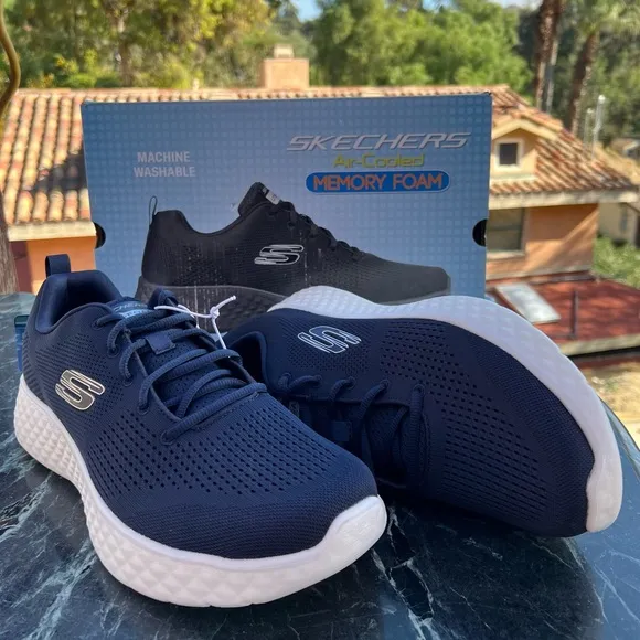 Skechers men’s air cooled memory foam