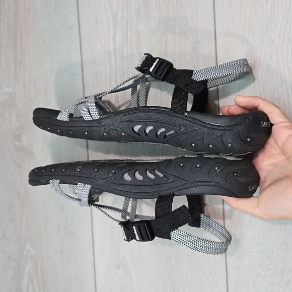 Skechers Women Reggae Outdoor Hiking Loop Toe Sandals shoes sz 10