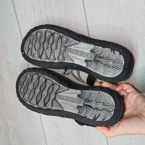 Skechers Women Reggae Outdoor Hiking Loop Toe Sandals shoes sz 10