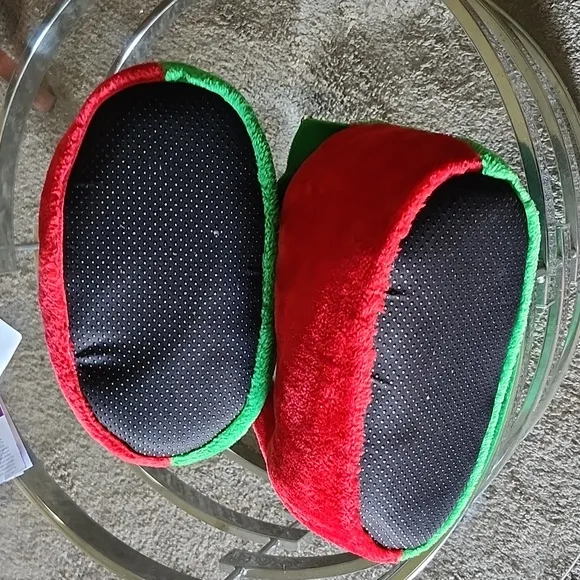Skeleteen red elf house shoes