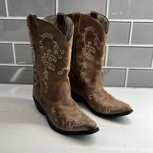 Smoky Mountain Girls Jolene Snip Toe Boots Size 4.5 R