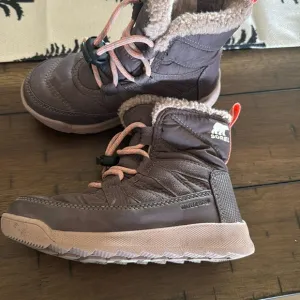 Snow shoes
