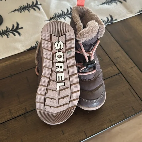 Snow shoes