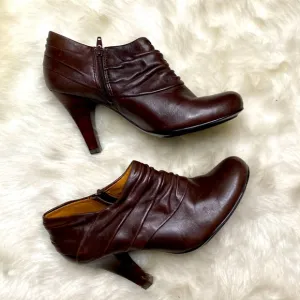Sofft Brown Pleated Zip Heeled Ankle Booties Boots 5.5M
