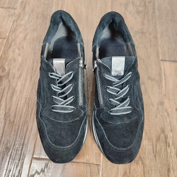 SOFTWAVES black suede platform sneaker