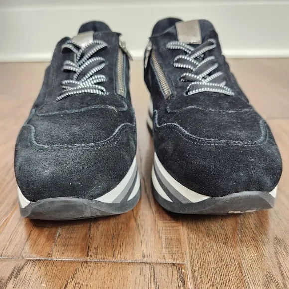 SOFTWAVES black suede platform sneaker
