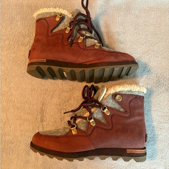 SOREL alpine sneakchic winter boots