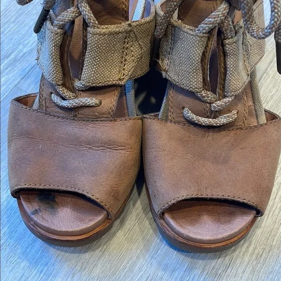 Sorel Joanie Lace Wedge Sandal Size 8.5