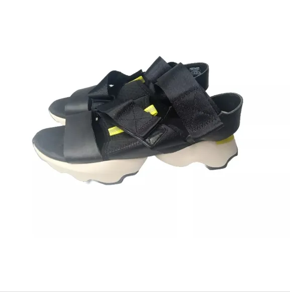 Sorel Kinetic Impact 1936901010 Women's Size 8.5 Black Strappy Sandals Shoes