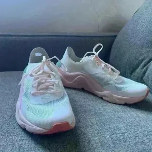 Sorel KINETIC RNEGD FLOAT Sneakers Women's Shoes Size 9.5 CHALK / ERASER PINK