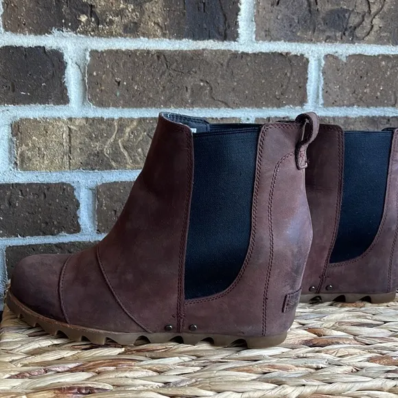 Sorel Lea Wedge 2 Casual Boot size 10 Leather snow outdoor winter weatherproof