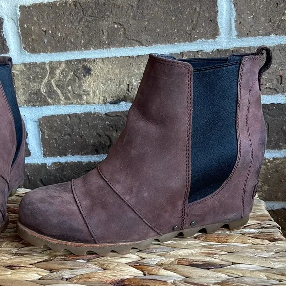 Sorel Lea Wedge 2 Casual Boot size 10 Leather snow outdoor winter weatherproof
