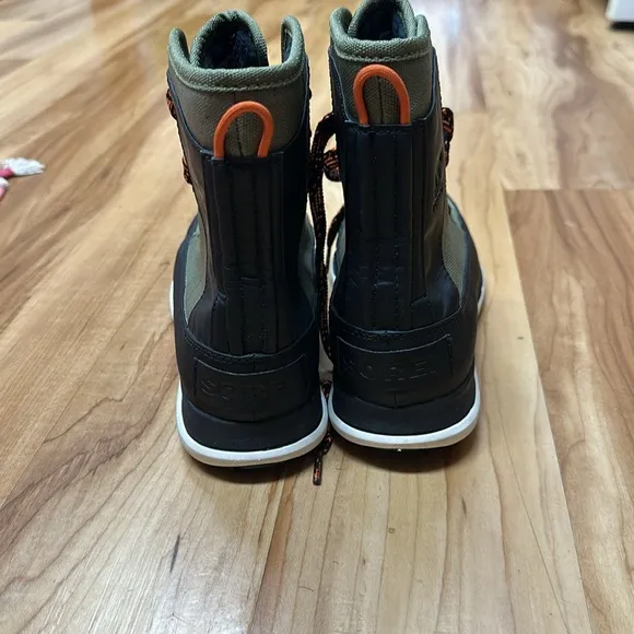 SOREL like NEW boots
