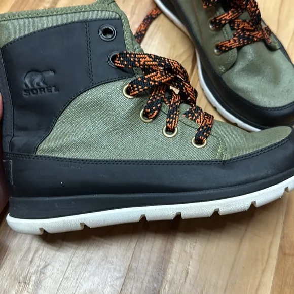 SOREL like NEW boots