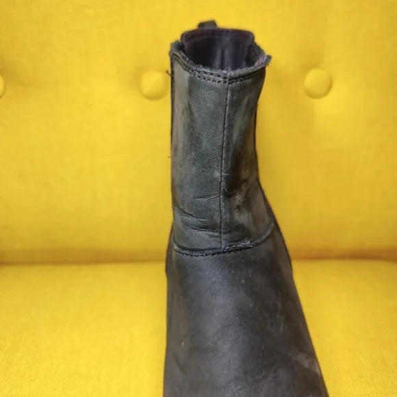 Sorel Lolla Chelsea Black Suede Leather Heeled Pull On Ankle Boots Size 8