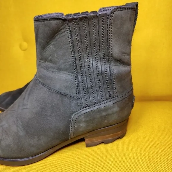 Sorel Lolla Chelsea Black Suede Leather Heeled Pull On Ankle Boots Size 8