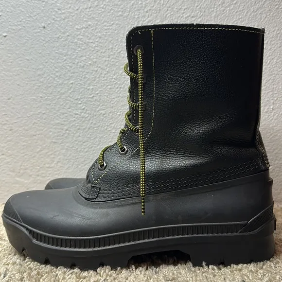 Sorel Men’s Leather Rubber Black Yellow Laces Boots Size 11