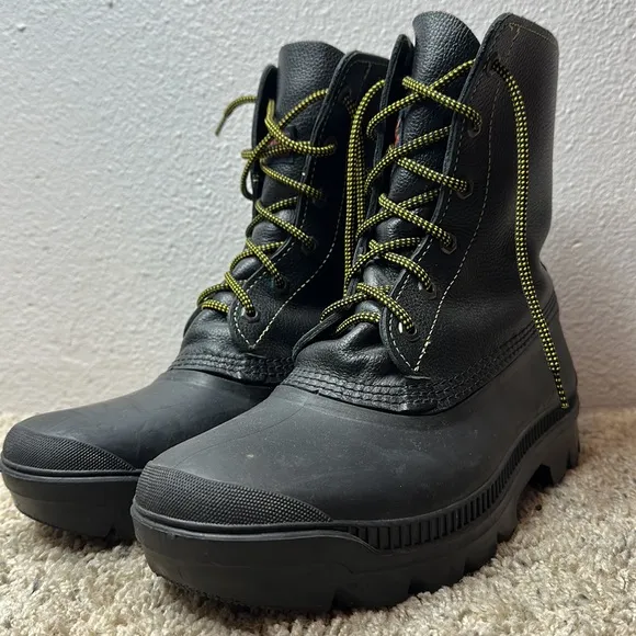 Sorel Men’s Leather Rubber Black Yellow Laces Boots Size 11