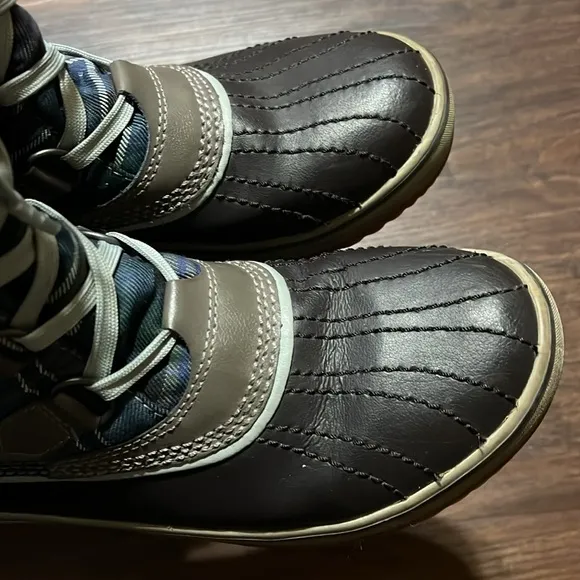 SOREL Trivoli Plaid Waterproof RubberSole Boots Size 7.5 Warm Lining Flaws 18131