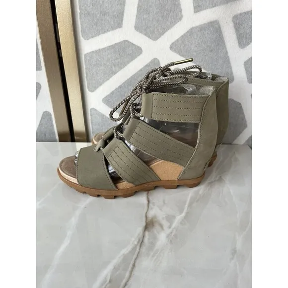 Sorel Women Joanie II Lace Sandals Stappy Heel Wedge Sage Leather 7 Shoes