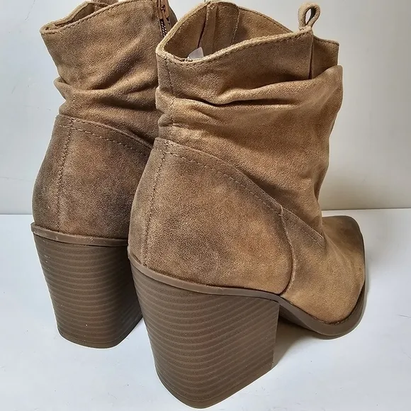 SOUL Naturalizer Taupe Suede Slouchy Ankel Cowboy Pointed Toe Boots, 10