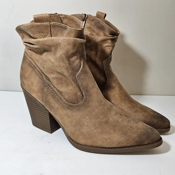 SOUL Naturalizer Taupe Suede Slouchy Ankel Cowboy Pointed Toe Boots, 10