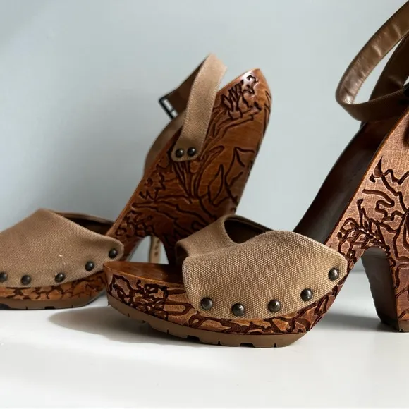 Stella McCartney Hand Carved Wooden Heel Strapped Women's Sandals size 7