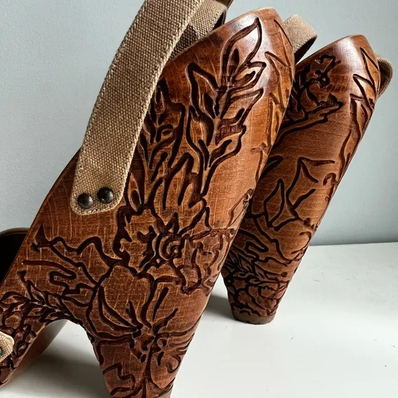 Stella McCartney Hand Carved Wooden Heel Strapped Women's Sandals size 7