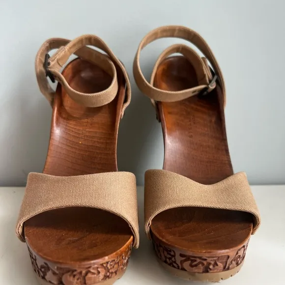Stella McCartney Hand Carved Wooden Heel Strapped Women's Sandals size 7
