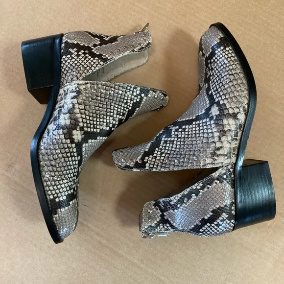 Steve Madden Conspire Leather Ankle Boots size 9