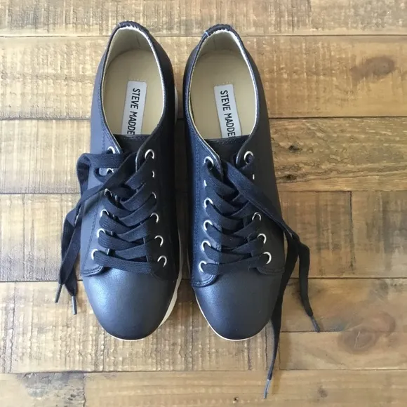 Steve Madden Korrie Black Platform Sneakers Size 6
