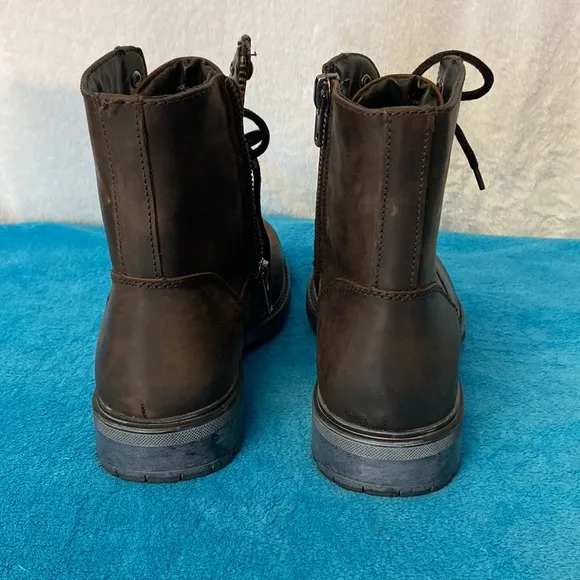 Steve Madden “smoky” Distressed Boots